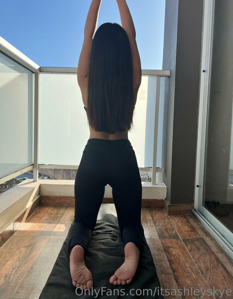 itsashleyskye 高品質女優 画像