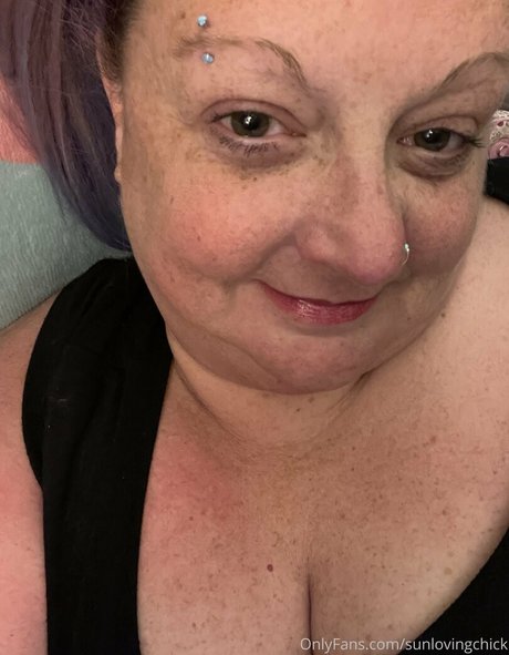 OnlyFansの普及 ホット裸 写真