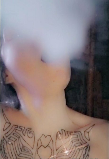 巨乳ティーンオンリーファンズ 無料アダルト 写真