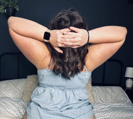 Michele Moon ポルノスター ヌード アーカイブ