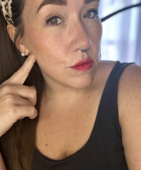 Michele Moon 独占モデル 写真