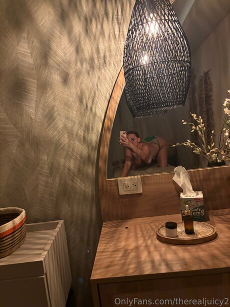 therealjuicy2 ホットなポルノスター 写真