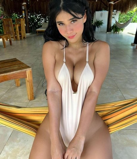 小柄な妻OnlyFans 無料セクシー 写真