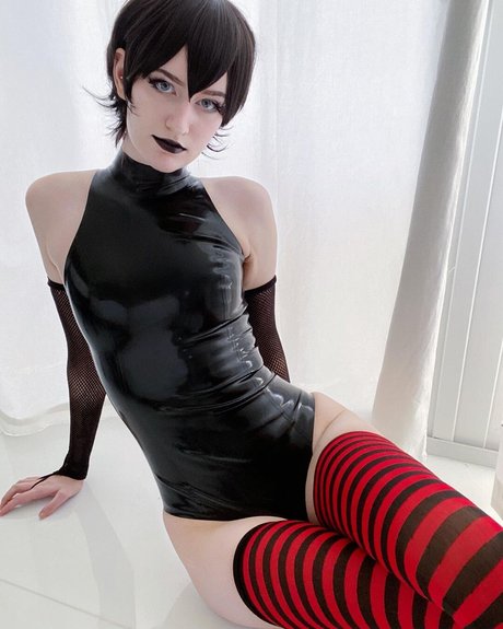 ポニーテールオンリーファンズ 美しいヌード 写真