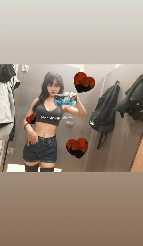 Kuro Emma アダルトモデル 写真