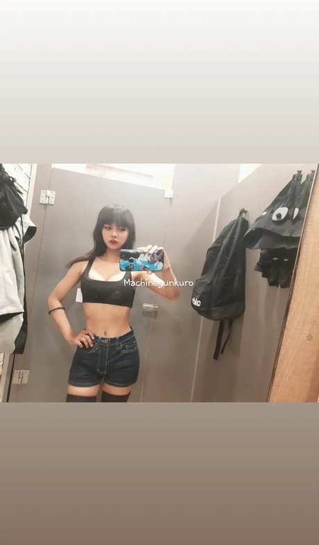 Kuro Emma ポルノモデル 写真