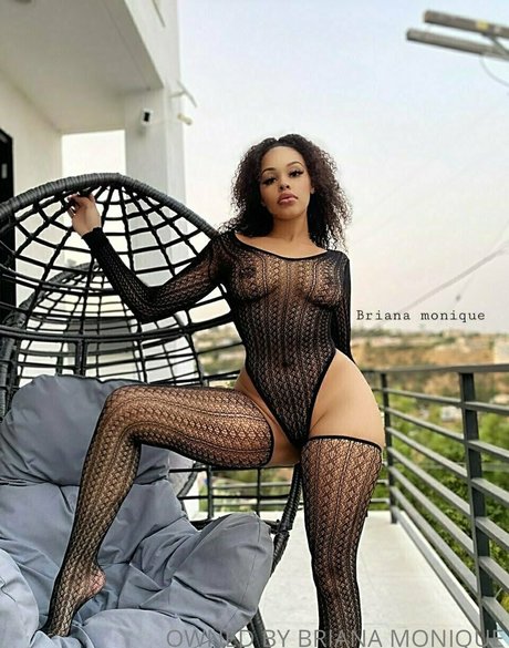 ラバーオンリーファン セクシー裸 画像