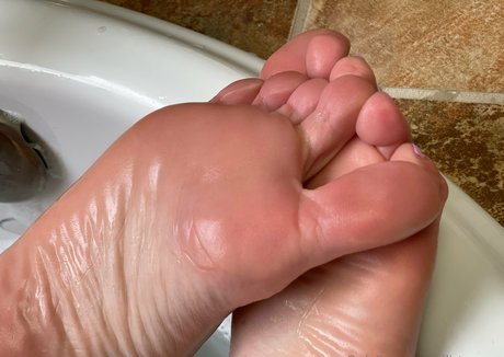 巨乳 パイズリ OnlyFans ホットセクシー 写真