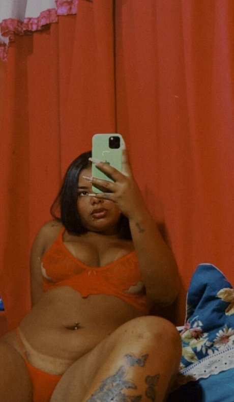 背が高くて巨乳のOnlyFans えろ 画像