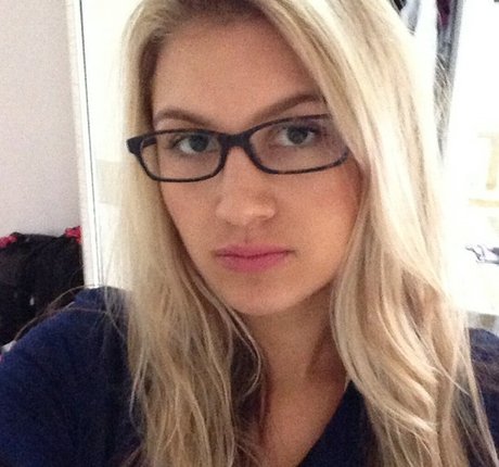 巨乳ブルネットオンリーファンズ ヌード 写真