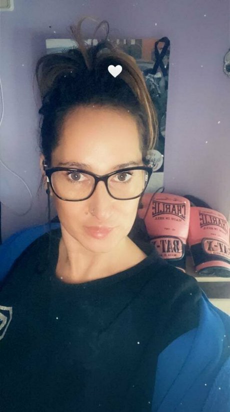 ブッシュ・オンリーファンズ 美しいポルノ 写真