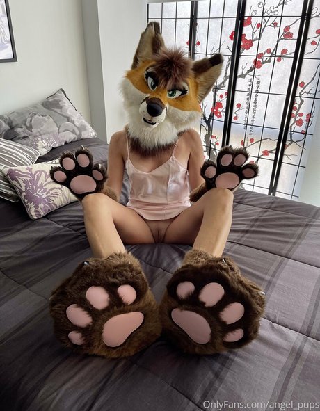 曲線美の女の子オンリーファンズ 美しいポルノ 写真