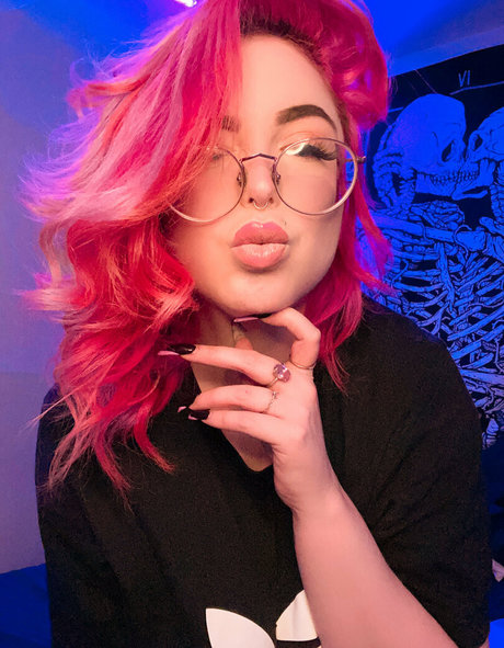 bigtitttygffree ホットなスター 写真