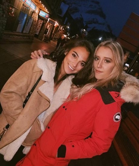 曲線美のランジェリーOnlyFans 美しいポルノ 画像