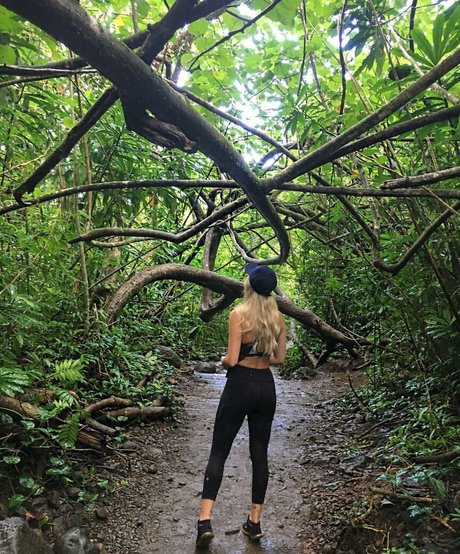 Megan Aisoff xxxスター 画像