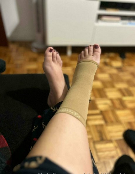 dirty little thing ヌードのポルノスター 画像