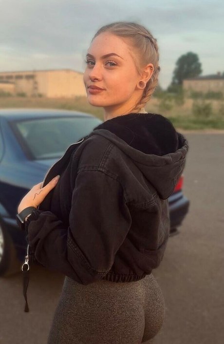 興奮した看護師OnlyFans セクシーヌード ギャラリー