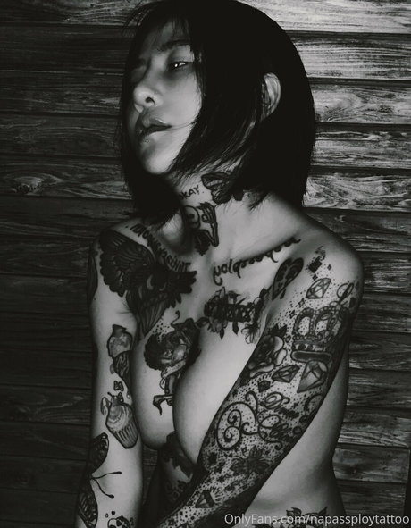 喫煙のみのファン セクシー 写真