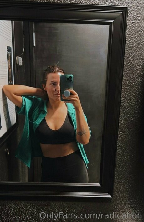 ティーン乱交OnlyFans ベスト 写真