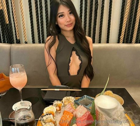 クーガーオンリーファンズ 美しいヌード 画像