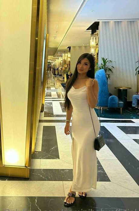 geminibabyofficial エロティック女優 写真