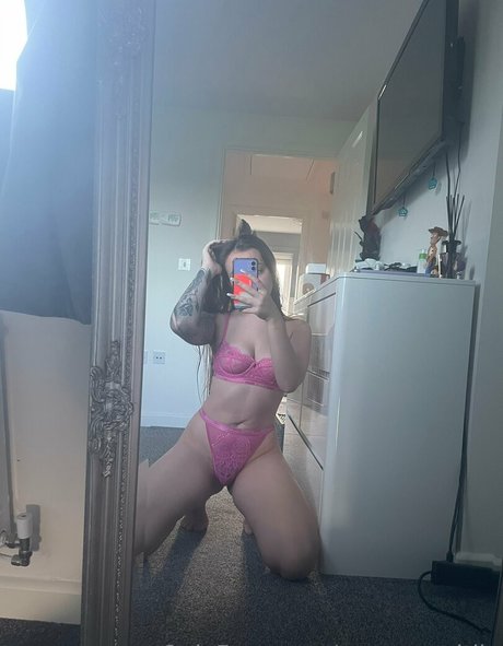 ママの足OnlyFans ポルノグラフィック アーカイブ