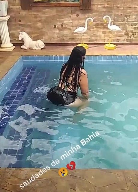 ぽっちゃり黒人OnlyFans アートヌード 画像