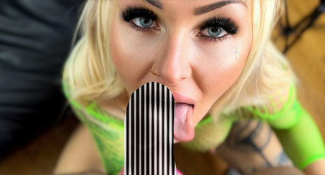 kfoxdd かわいいポルノスター 写真