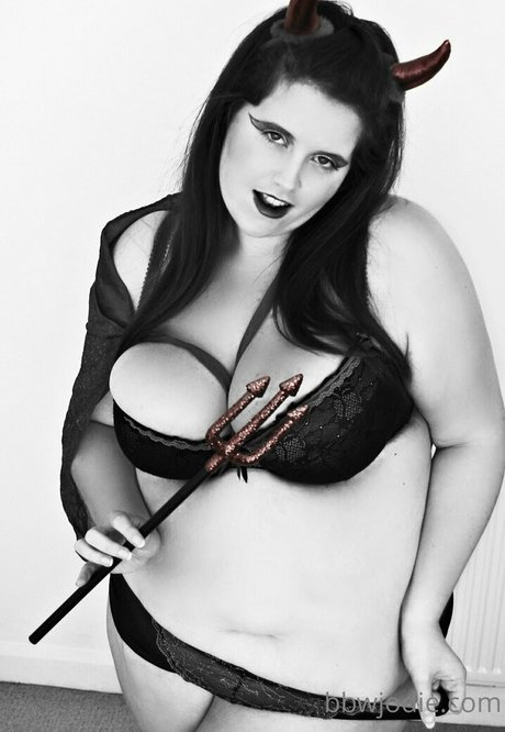 bbwjodie 裸のモデル 画像