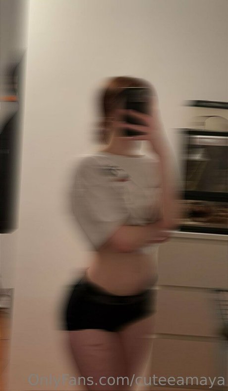 cuteeromana ヌード女優 写真