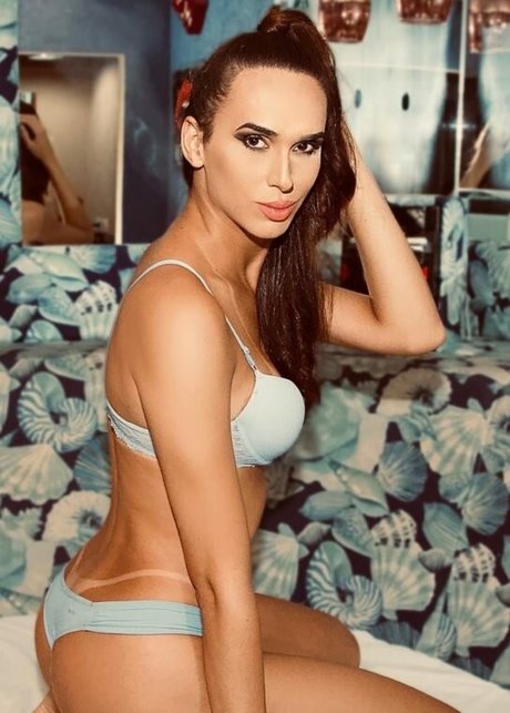 Nathalia Bahls セクシーなスター ギャラリー