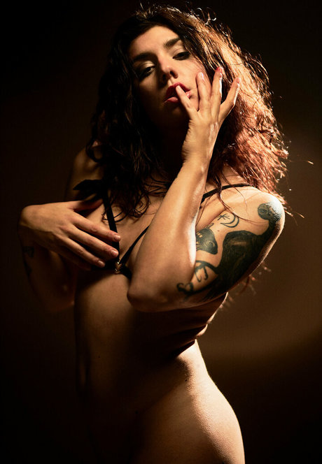 ポーグ xxx オンリーファンズ ポルノグラフィック 写真