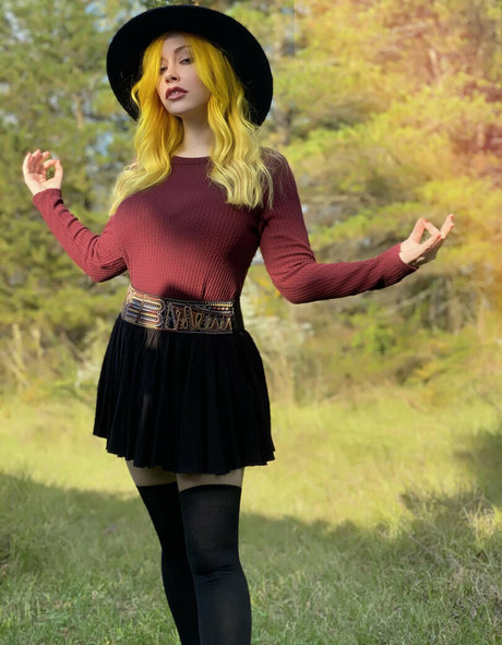 malloypanda エロティックなモデル 写真