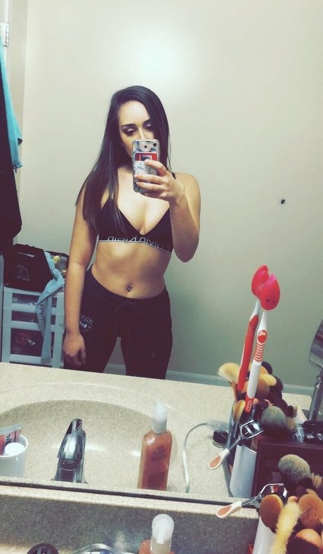 Leila Saltzman ポルノモデル 画像