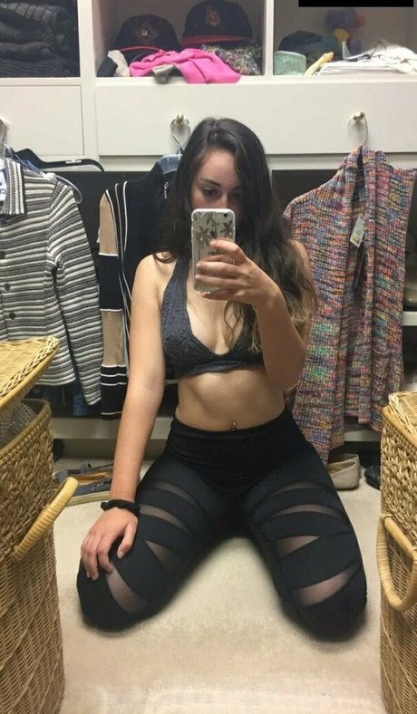 Leila Saltzman HDモデル 写真