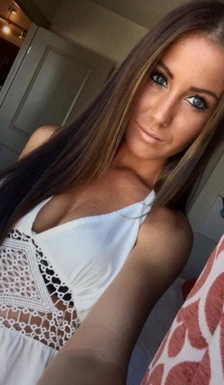 Courtney O Connell ヌードスター 画像