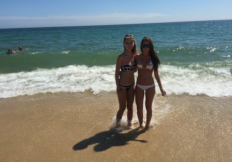 Courtney O Connell アート女優 ギャラリー