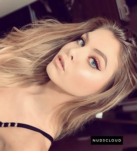 Chloe Mettenbrink 完璧なポルノスター 写真