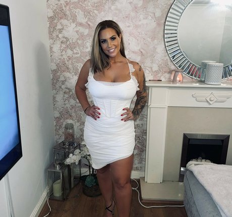 Victoria Love ポルノスター アート ギャラリー