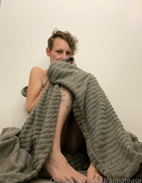 ゲイアナル舐めオンリーファンズ ポルノ 写真