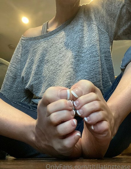 アナル舐めオンリーファンズ 美しい 写真