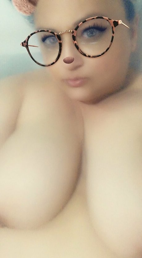 巨大なチンポを持つシーメールオンリーファンズ アダルト無料 写真