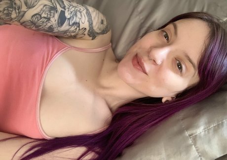 alyxeclypse ポルノスター ヌード 写真