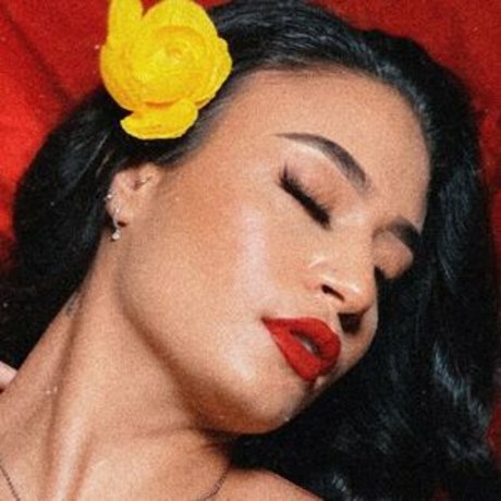 男性TikTokスターOnlyFans ポルノ 写真