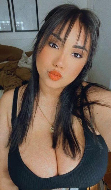 輪姦オンリーファンズ ホット裸 写真