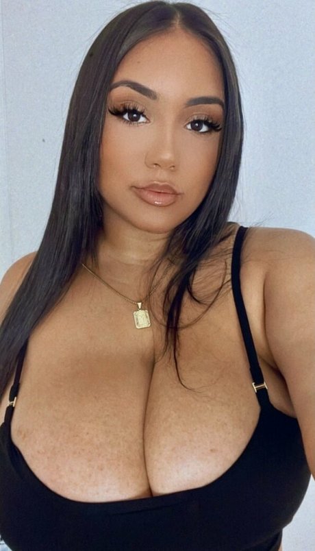 イスラム教徒のオンリーファンズ 美しい裸 写真