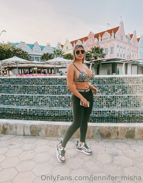 jennifer misha XXXモデル 写真