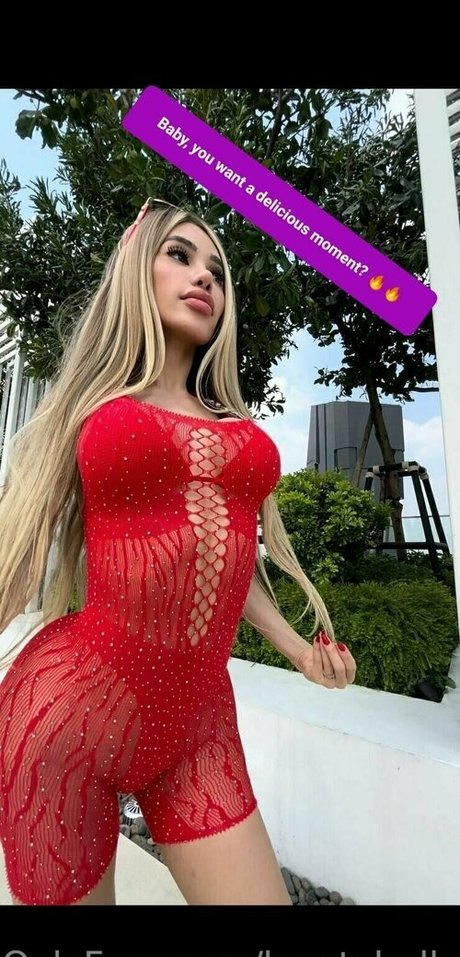 痩せたアジア人ティーン OnlyFans セクシー 画像