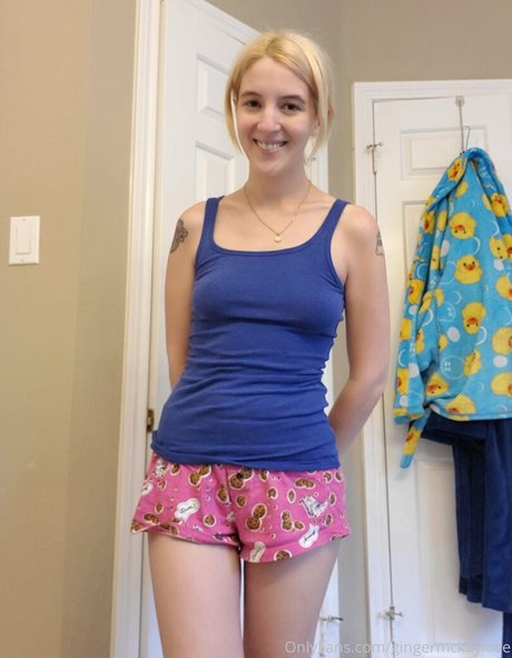 毛深い足のOnlyFans 美しいポルノ 画像