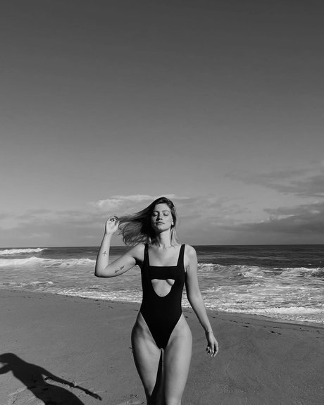 母乳オンリーファン 無料ポルノ 写真